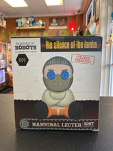 Load image into Gallery viewer, ROBOTS Knit Series The Silence Of The Lambs Hannibal Lecter 009 Vinyl Figure
