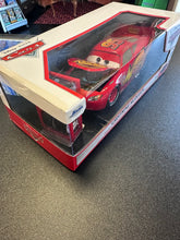 Load image into Gallery viewer, Jada Hollywood Rides Cars
Lightning McQueen (Ex Tire Rack Edition) 1:24 Scale
