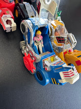 Load image into Gallery viewer, Panosh Place 1984 Voltron Defender of the Universe 5 Lions with Accessories
