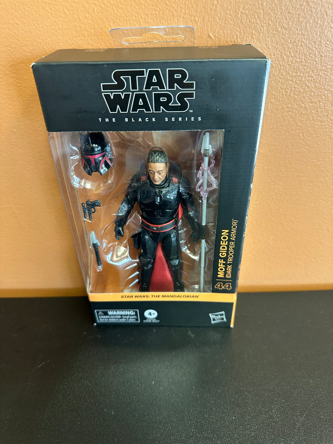 STAR WARS THE BLACK SERIES MANDALORIAN MOFF GIDEON DARK TROOPER ARMOR FIGURE