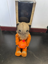Load image into Gallery viewer, Spirit Trick ‘r Treat Sitting Sam Doll &amp; Pumpkin with Box
