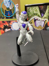 Load image into Gallery viewer, Banpresto 6x Materia Dragon Ball Z Frieza (missing energy blast)

