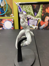 Load image into Gallery viewer, Banpresto 6x Materia Dragon Ball Z Frieza (missing energy blast)
