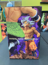 Load image into Gallery viewer, Bandai Namco Dragon Ball Sparking Zero Premium Collector's Edition diorama figure (No game)
