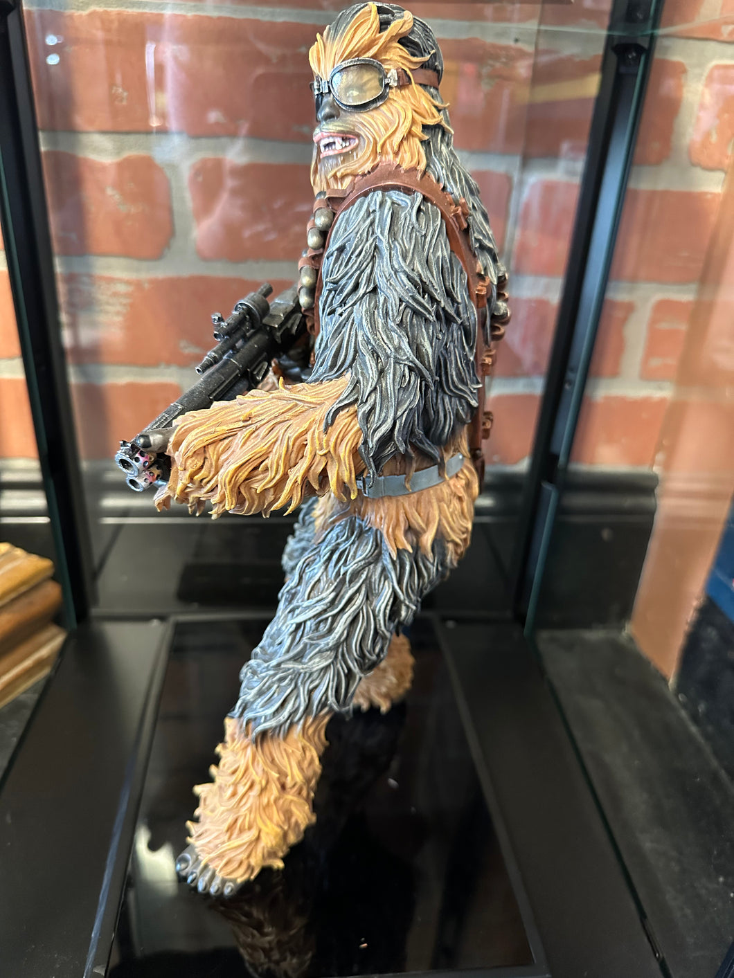 Gentle Giant Star Wars Solo Chewbacca 1:6 Scale Statue Preowned