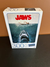 Load image into Gallery viewer, Cardinal JAWS Blockbuster 300 piece Puzzle
