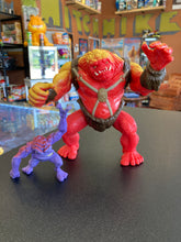 Load image into Gallery viewer, SMALL SOLDIERS Flatchoo and Nibble Figures (Missing Accesories and Weapon)
