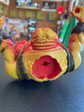 Load image into Gallery viewer, SMALL SOLDIERS Flatchoo and Nibble Figures (Missing Accesories and Weapon)
