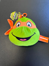 Load image into Gallery viewer, TMNT Michelangelo Plush Head Backpack Clip
