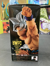 Load image into Gallery viewer, BWFC- Banpresto Ultra Instinct Son Gokou (goku) Preowned
