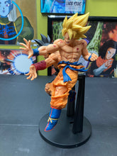 Load image into Gallery viewer, Banpresto Dragonball Super Oyako Kamehameha Bardock &amp; Son Goku Illustration By toyotarou (Preowned)
