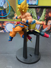 Load image into Gallery viewer, Banpresto Dragonball Super Oyako Kamehameha Bardock &amp; Son Goku Illustration By toyotarou (Preowned)
