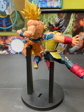 Load image into Gallery viewer, Banpresto Dragonball Super Oyako Kamehameha Bardock &amp; Son Goku Illustration By toyotarou (Preowned)
