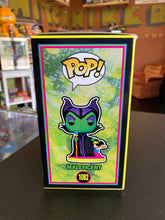 Load image into Gallery viewer, FUNKO POP Disney Villains Maleficent 1082 HotTopic Exclusive
