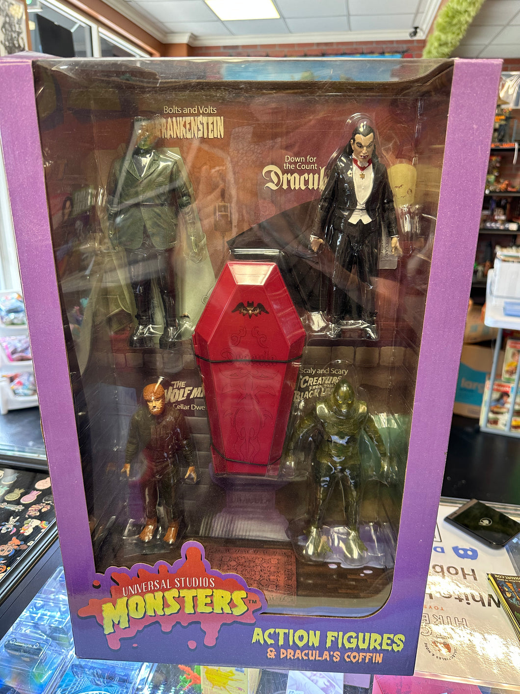 NECA REEL TOYS CRYPT CLUB UNIVERSAL MONSTERS ACTION FIGURES & DRACULA’S COFFIN