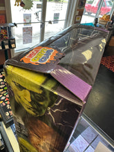 Load image into Gallery viewer, NECA REEL TOYS CRYPT CLUB UNIVERSAL MONSTERS ACTION FIGURES &amp; DRACULA’S COFFIN
