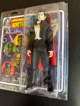 Load image into Gallery viewer, DIAMOND SELECT UNIVERSAL STUDIO CLASSIC MONSTERS DRACULA CLOTHED FIGURE
