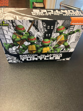 Load image into Gallery viewer, 5 Points Figures Eastman and Laird’s Teenage Mutant Ninja Turtles Set Open Box
