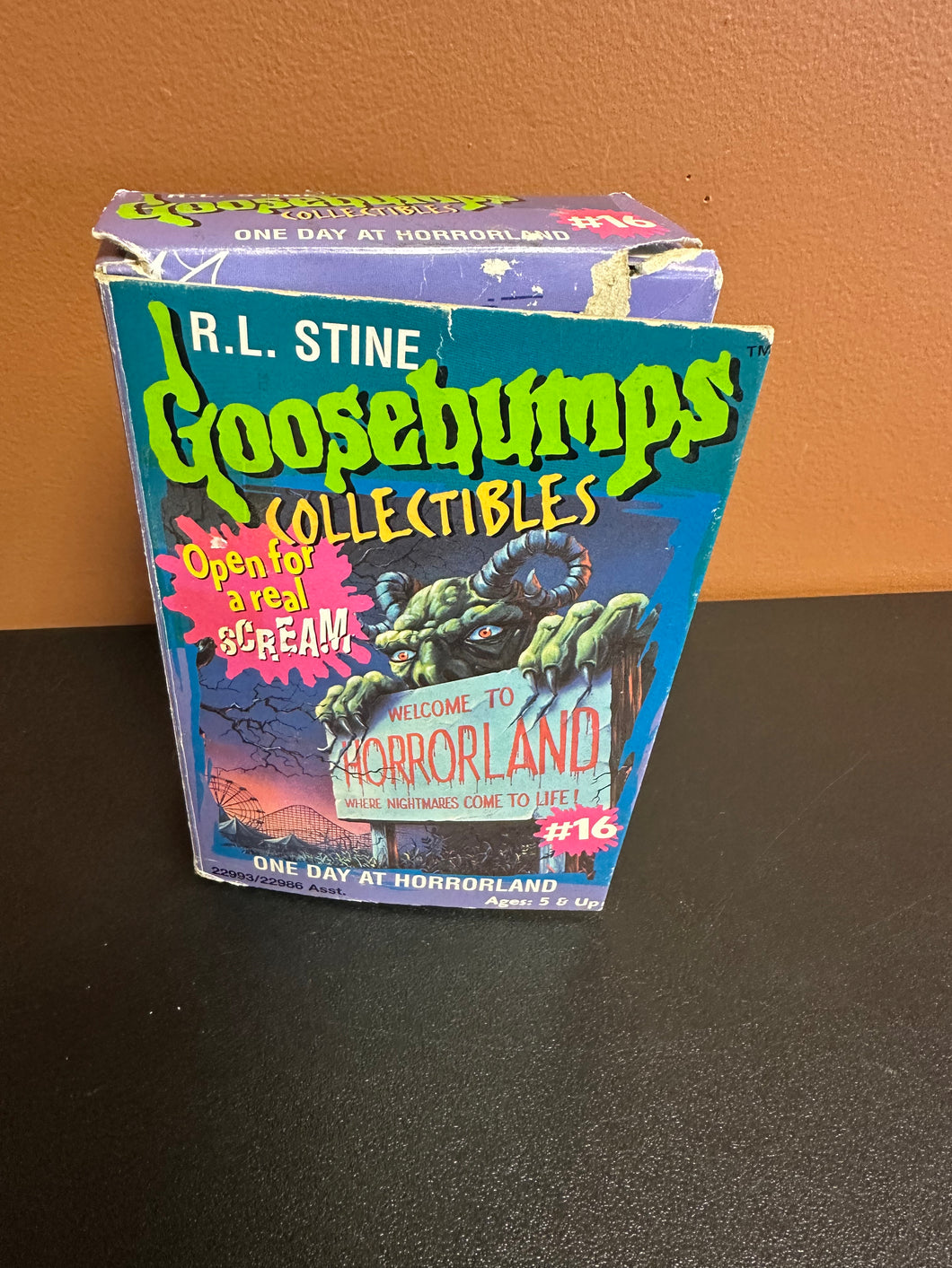 Goosebumps Collectibles #16 One Day At Horrorland The Horror Figure Read Details