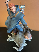 Load image into Gallery viewer, Diamond Select Jedi Fallen Order Cal Kestis Gallery Diorama GameStop Preowned
