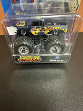 Load image into Gallery viewer, MUSCLE MACHINES UNIVERSAL MONSTER DRACULA CAROLINA CRUSHER MONSTER TRUCK
