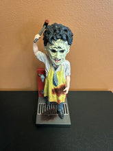 Load image into Gallery viewer, ROYAL BOBBLES TEXAS CHAINSAW MASSACRE LEATHERFACE KILLING MASK BOBBLEHEAD PREOWNED
