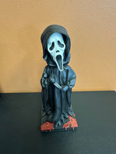 Load image into Gallery viewer, ROYAL BOBBLES SCREAM GHOST FACE BOBBLEHEAD PREOWNED
