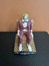 Load image into Gallery viewer, ROYAL BOBBLES BEETLEJUICE SHRUNKEN HEAD HOT TOPIC BOBBLEHEAD PREOWNED

