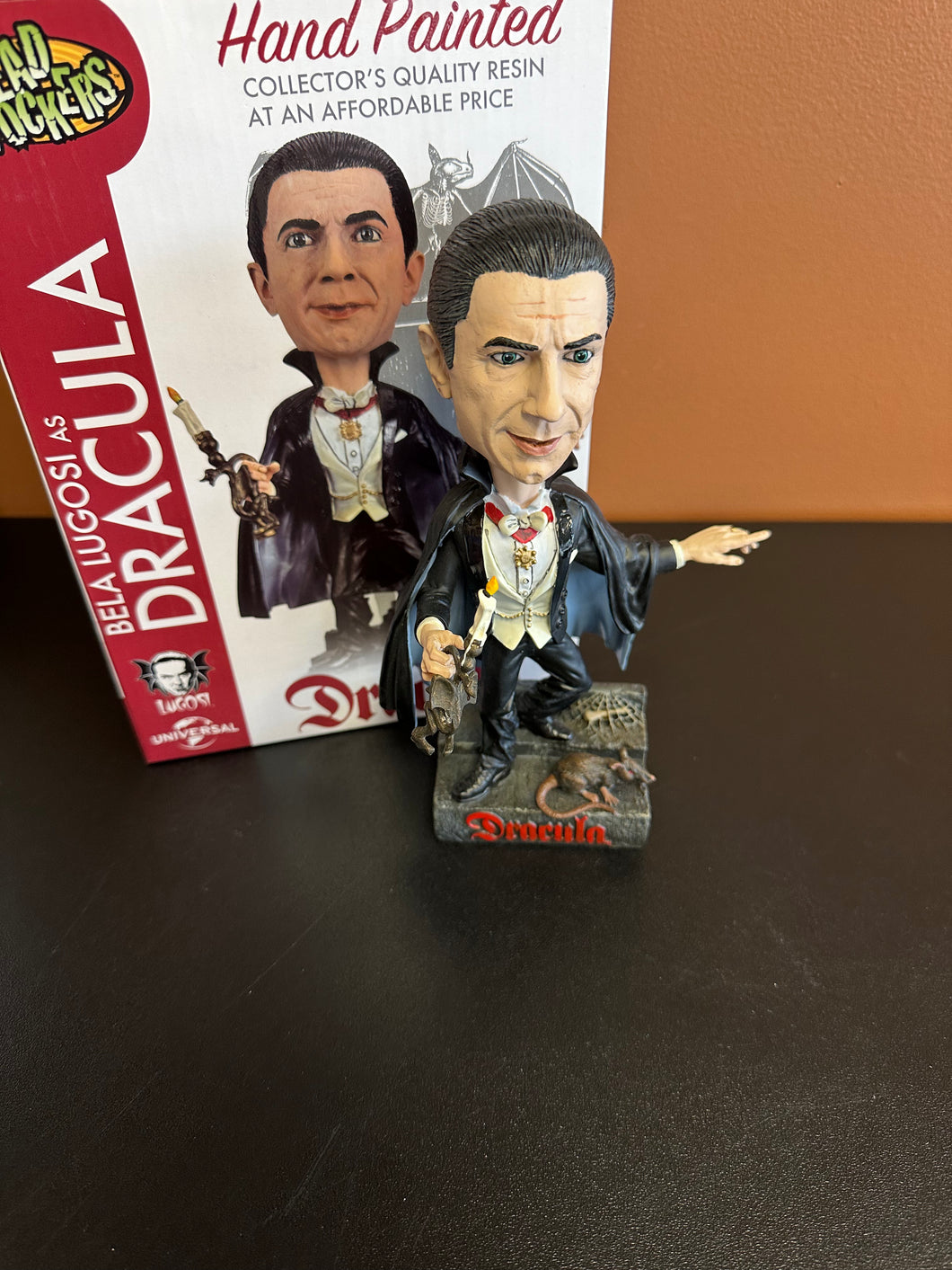 NECA HEAD KNOCKERS BELA LUGOSI AS DRACULA BOBBLEHEAD PREOWNED
