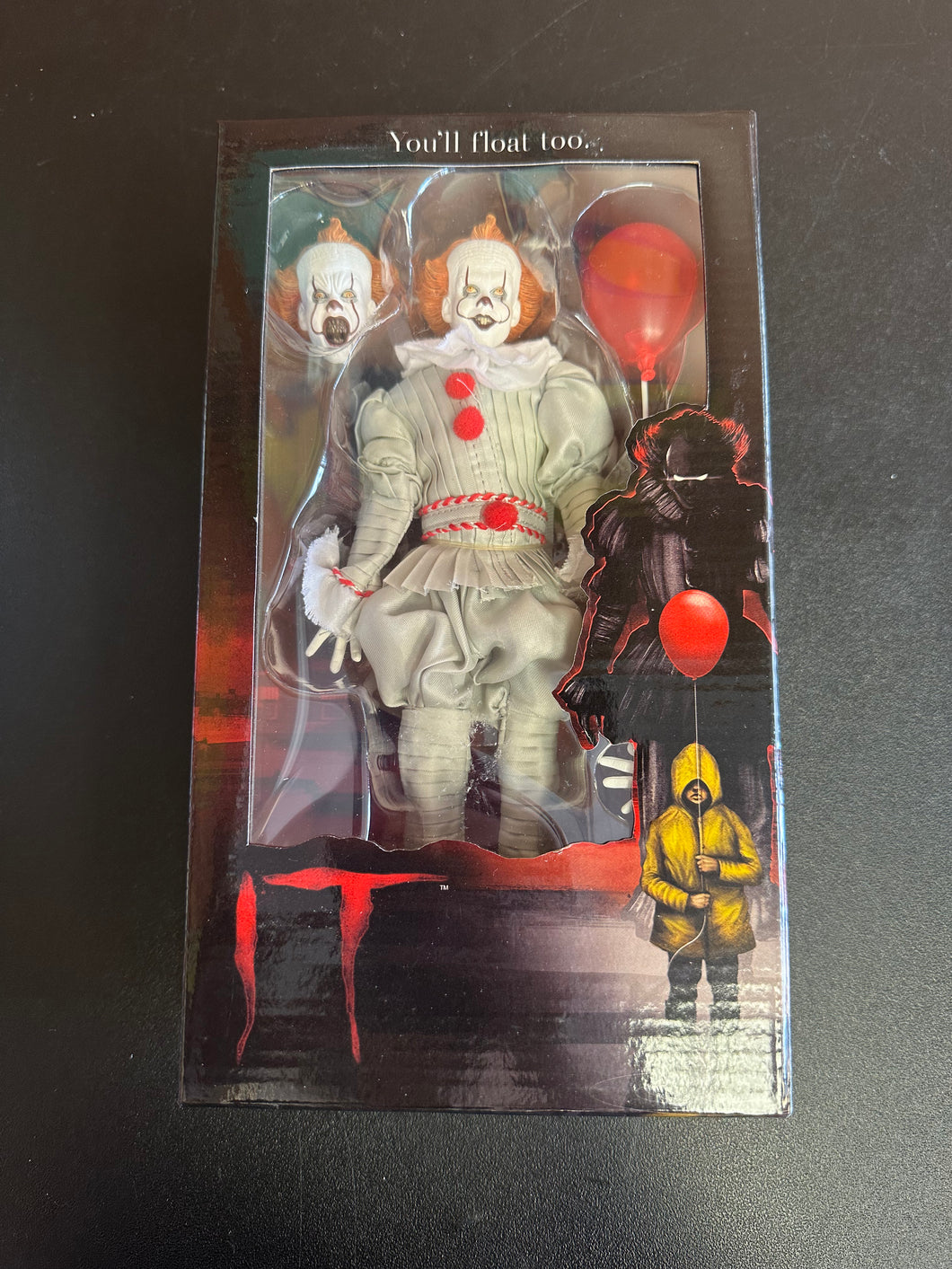 NECA IT PENNYWISE CLOTHED FIGURE