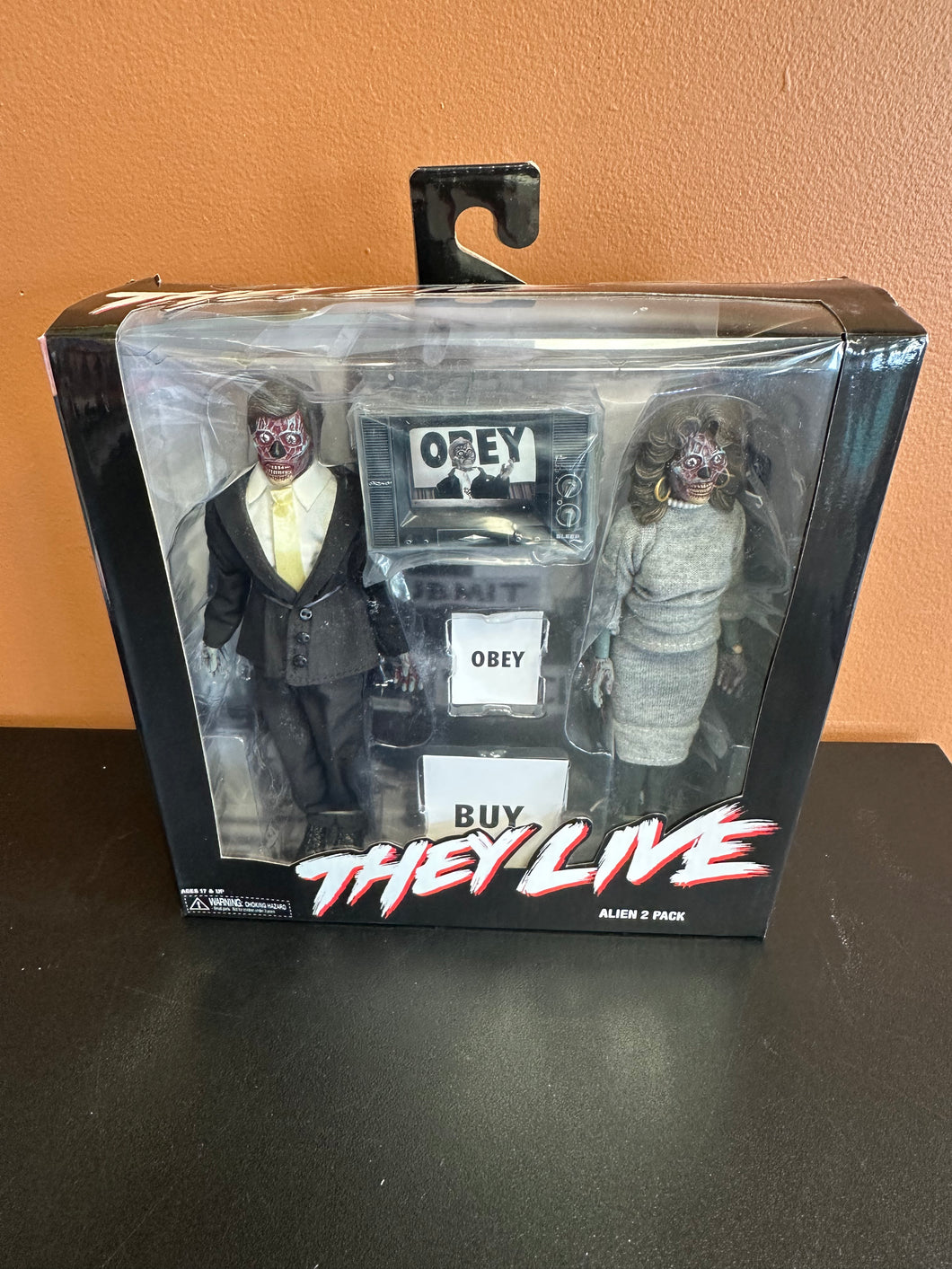 NECA THEY LIVE ALIEN 2 PACK CLOTHED FIGURES