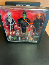 Load image into Gallery viewer, NECA HALLOWEEN III SEASON OF THE WITCH 3 PACK CLOTHED FIGURES
