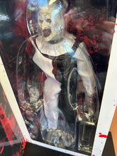 Load image into Gallery viewer, TERRIFIER - ART THE CLOWN 1:6 SCALE FIGURE
