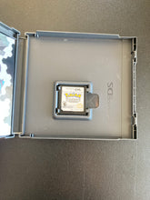 Load image into Gallery viewer, NINTENDO DS Pokémon White Version PREOWNED CIB
