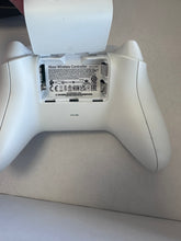 Load image into Gallery viewer, XBOX SERIES S 512 GB SSD DIGITAL Preowned READ
