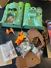 Load image into Gallery viewer, MATTEL MASTERS OF THE UNIVERSE CASTLE GRAYSKULL 2021 OPEN BOX
