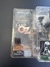 Load image into Gallery viewer, McFarlane Toys Twisted Land of Oz Chapter 9 Series Two Package Dmg

