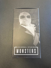 Load image into Gallery viewer, UNIVERSAL MONSTERS The Invisible Man Mini Bust
