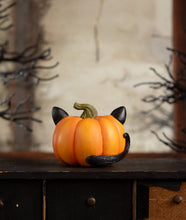 Load image into Gallery viewer, Pumpkin Cat Luminary
