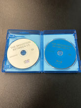 Load image into Gallery viewer, THE MOUNTAIN BETWEEN US  [BluRay + DVD] PREOWNED
