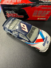 Load image into Gallery viewer, RACING CHAMPIONS #6 MARK MARTIN VALVOLINE 1:24 SCALE CAR BANK
