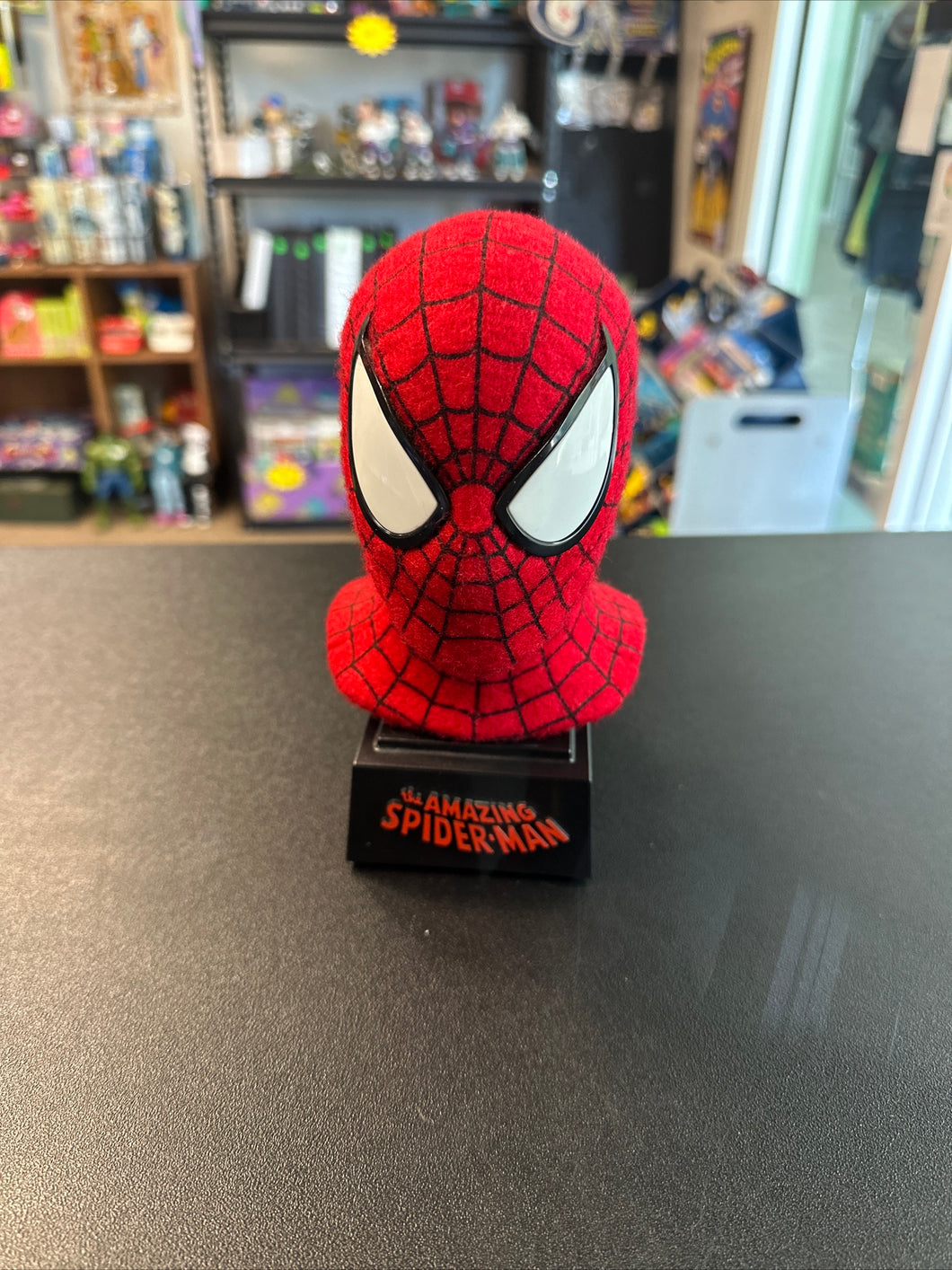 THE AMAZING SPIDER-MAN MASK SCALE REPLICA SMALL BUST PREOWNED
