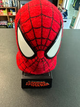 Load image into Gallery viewer, THE AMAZING SPIDER-MAN MASK SCALE REPLICA SMALL BUST PREOWNED
