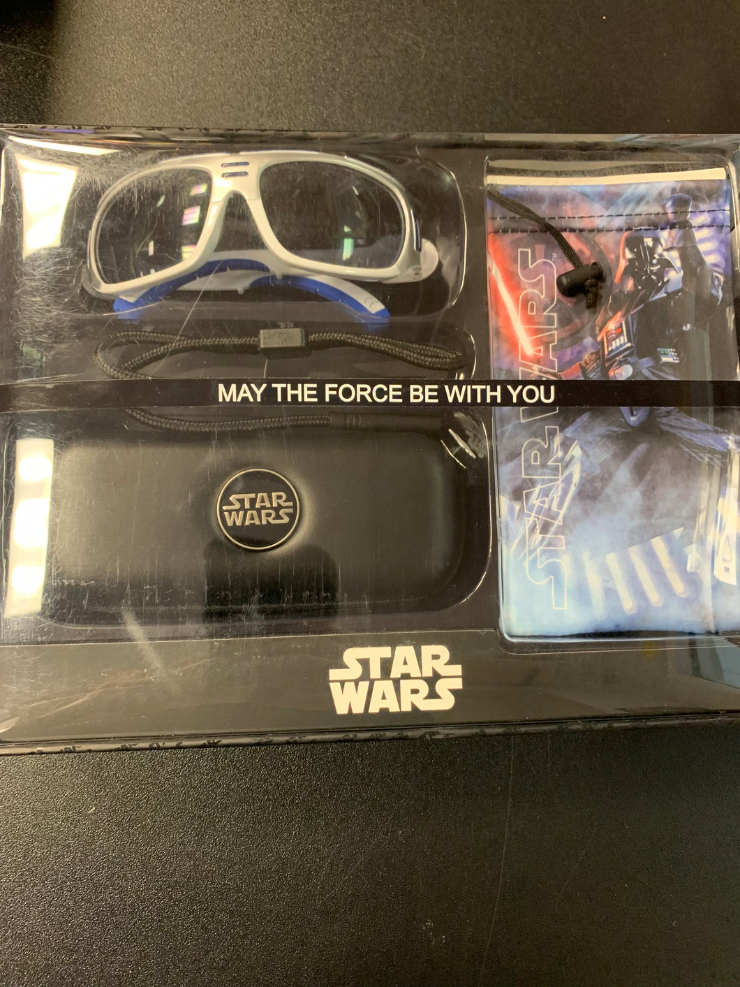 STAR WARS MAY THE FORCE BE WITH YOU SUNGLASSES R2-D2 with Vader Bag GIFT SET