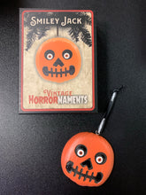 Load image into Gallery viewer, HORRORNAMENTS VINTAGE SMILEY JACK FLATBACK COLLECTIBLE ORNAMENT
