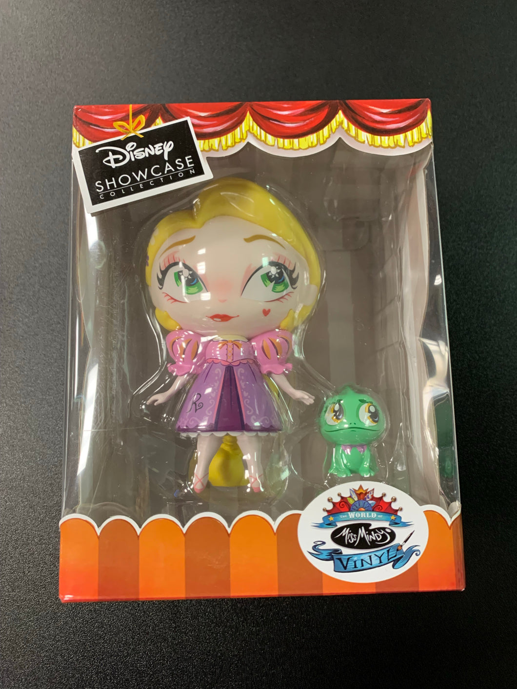 DISNEY SHOWCASE COLLECTION THE WORLD OF MISS MINDY VINYL TANGLED RAPUNZEL WITH PASCAL FIGURE