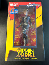 Load image into Gallery viewer, DIAMOND SELECT GALLERY MARVEL CAPTAIN MARVEL SHIELD EDITION PVC DIORAMA
