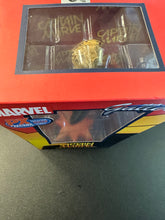 Load image into Gallery viewer, DIAMOND SELECT GALLERY MARVEL CAPTAIN MARVEL SHIELD EDITION PVC DIORAMA
