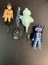 Load image into Gallery viewer, PLAYMOBIL GHOSTBUSTERS GHOST &amp; SPENGLER LOOSE SET 9224
