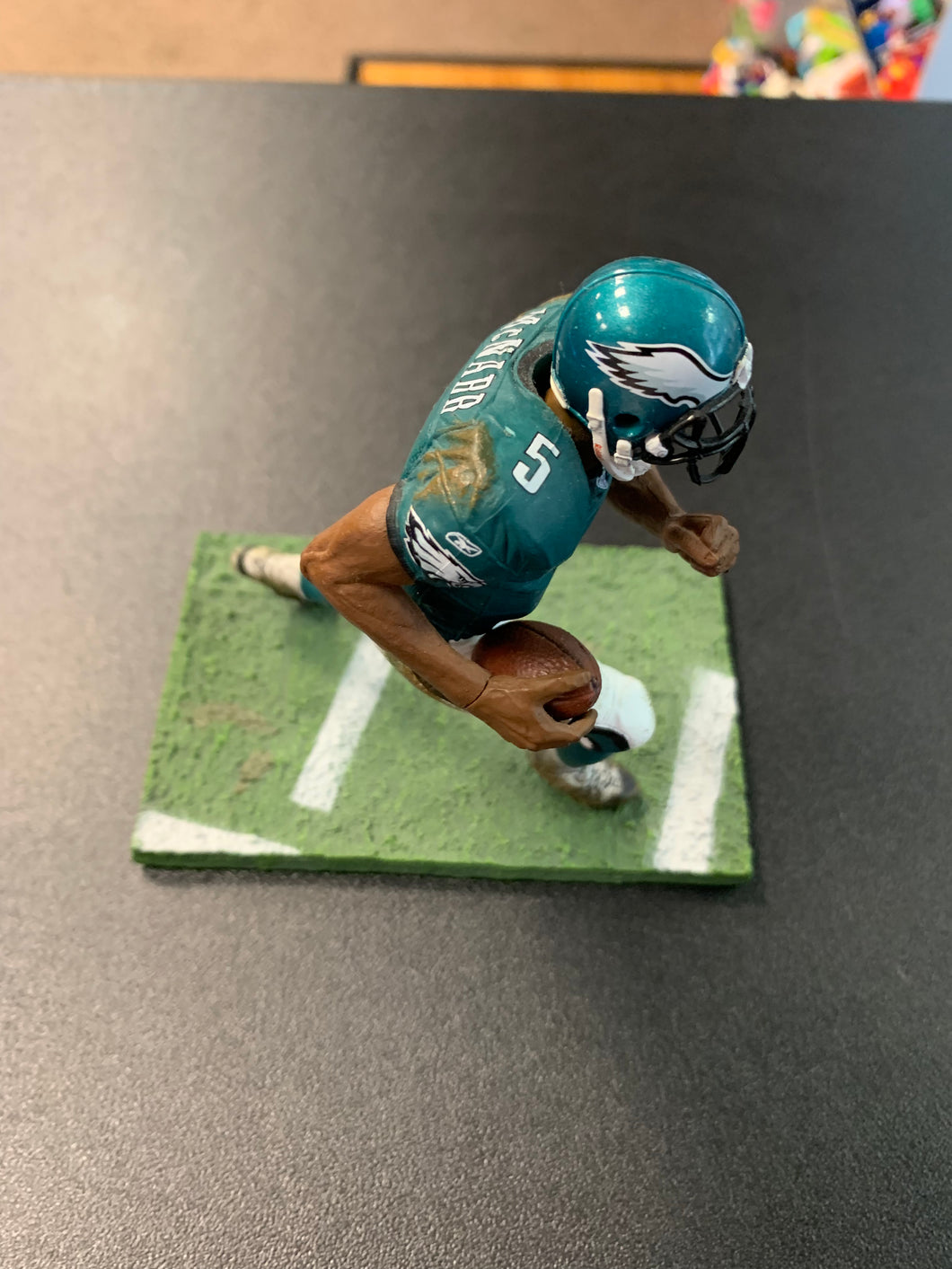 NFL EAGLES LOOSE MCNABB FIGURE WITH BASE GREEN JERSEY BROKEN BACK FOOT PEG